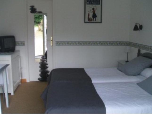 Le Relais De Porz Morvan Plomodiern Bilik gambar